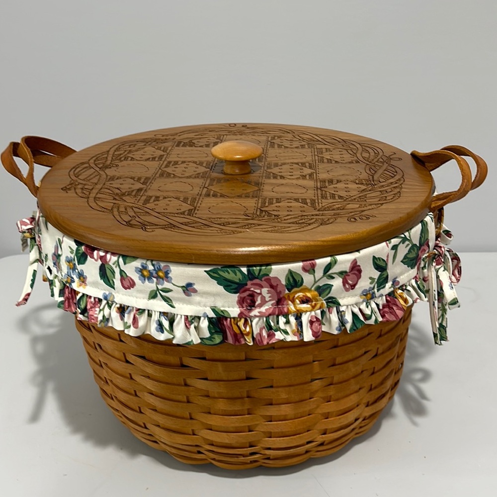 Longaberger KS Lanam 1993 Basket With Carved Lid and liner collectible